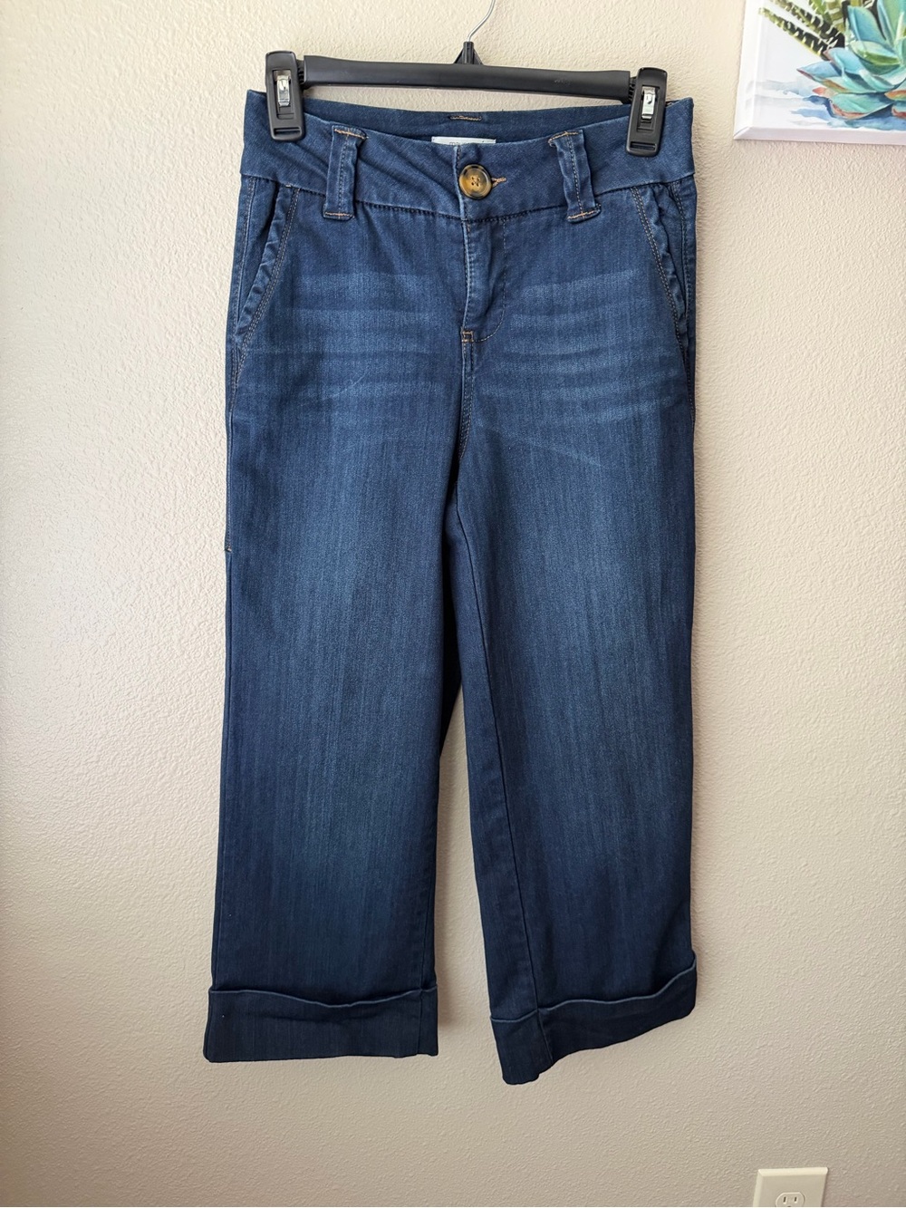 Maurices Women’s Wide Leg Cropped Pants Gauchos Size 2 Dark Wash